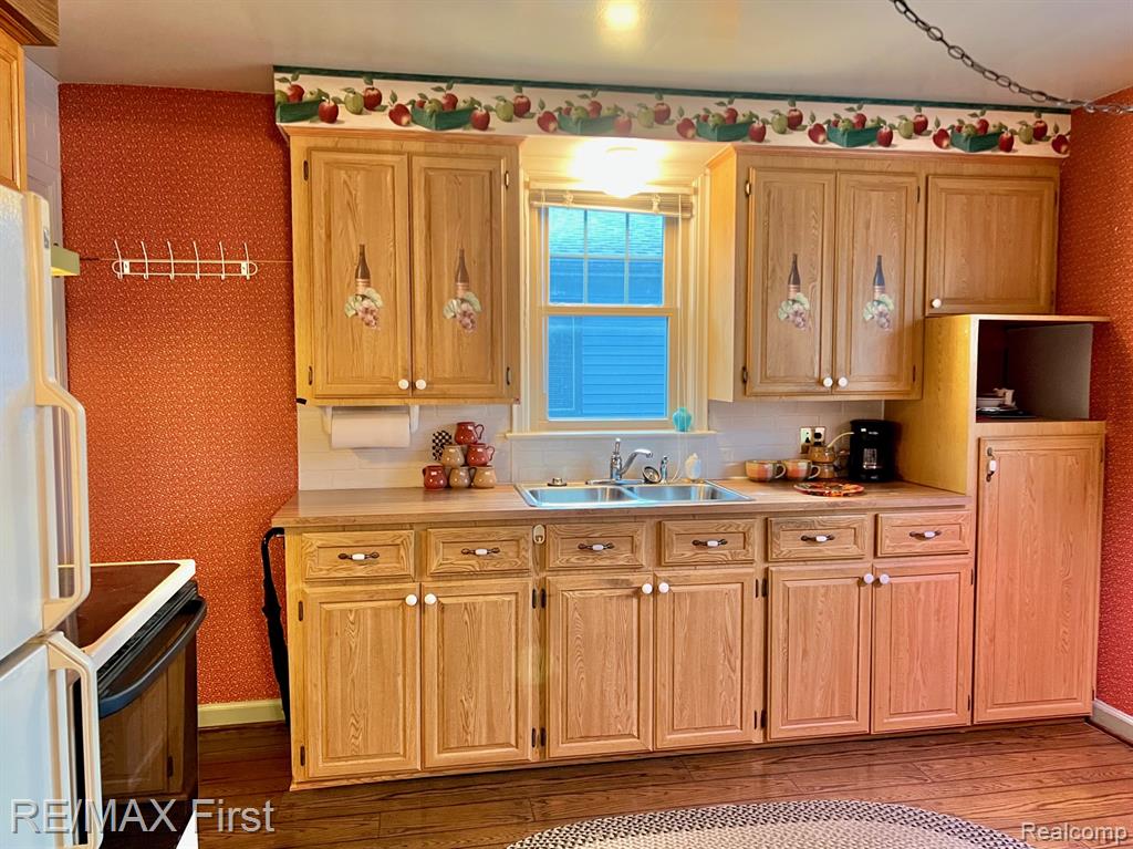 582 W Breckenridge Street, Ferndale, MI 48220 — Photo 5
