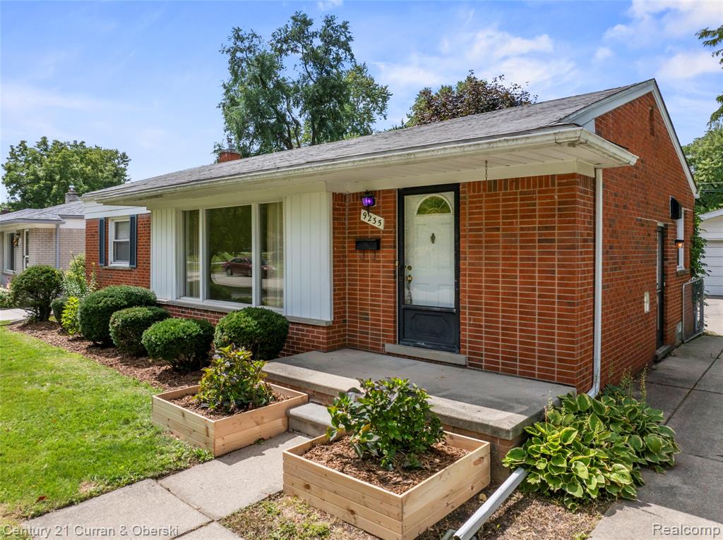 9235 Texas Street, Livonia, MI 48150 — Photo 2