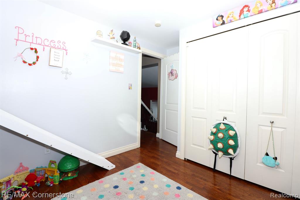 692 EASLEY Drive, Westland, MI 48186 — Photo 17