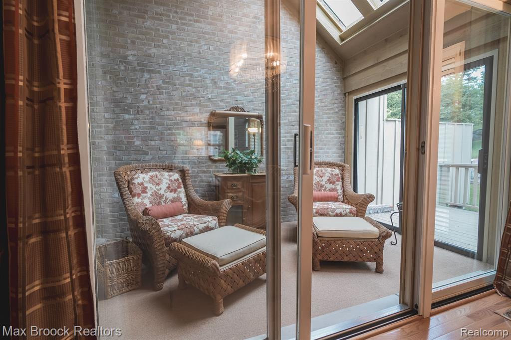 2426 HICKORY GLEN Drive, Bloomfield Hills, MI 48304 — Photo 14