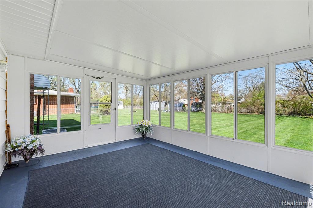 4459 Sunderland Place, Flint, MI 48507 — Photo 17
