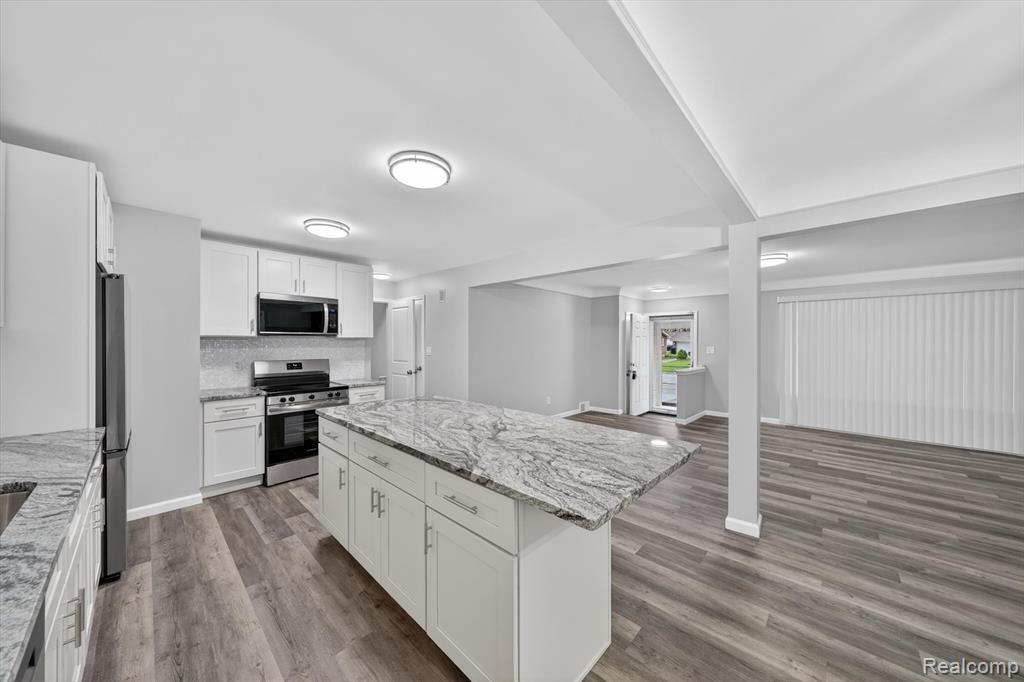 14203 Fenton, Redford, MI 48239 — Photo 12