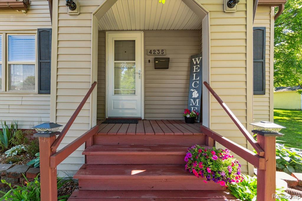 4235 RED ARROW Road, Flint, MI 48507 — Photo 3