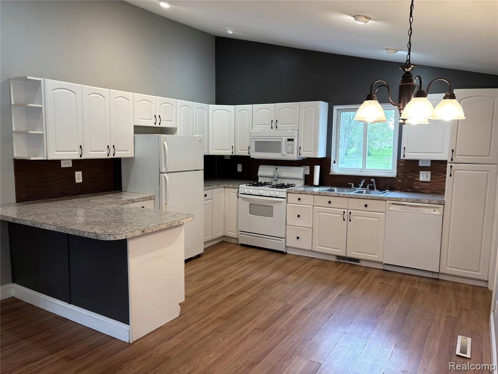 6167 Sonny Avenue, Flushing, MI 48433 — Photo 7