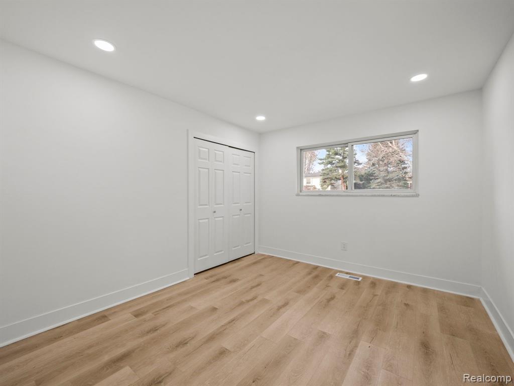 7011 WHITE PINE Drive, Bloomfield Hills, MI 48301 — Photo 20