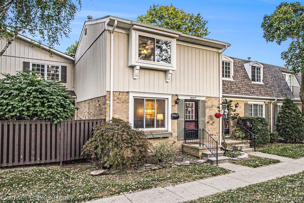 1807 WICKHAM Street, Royal Oak, MI 48073 — Photo 3
