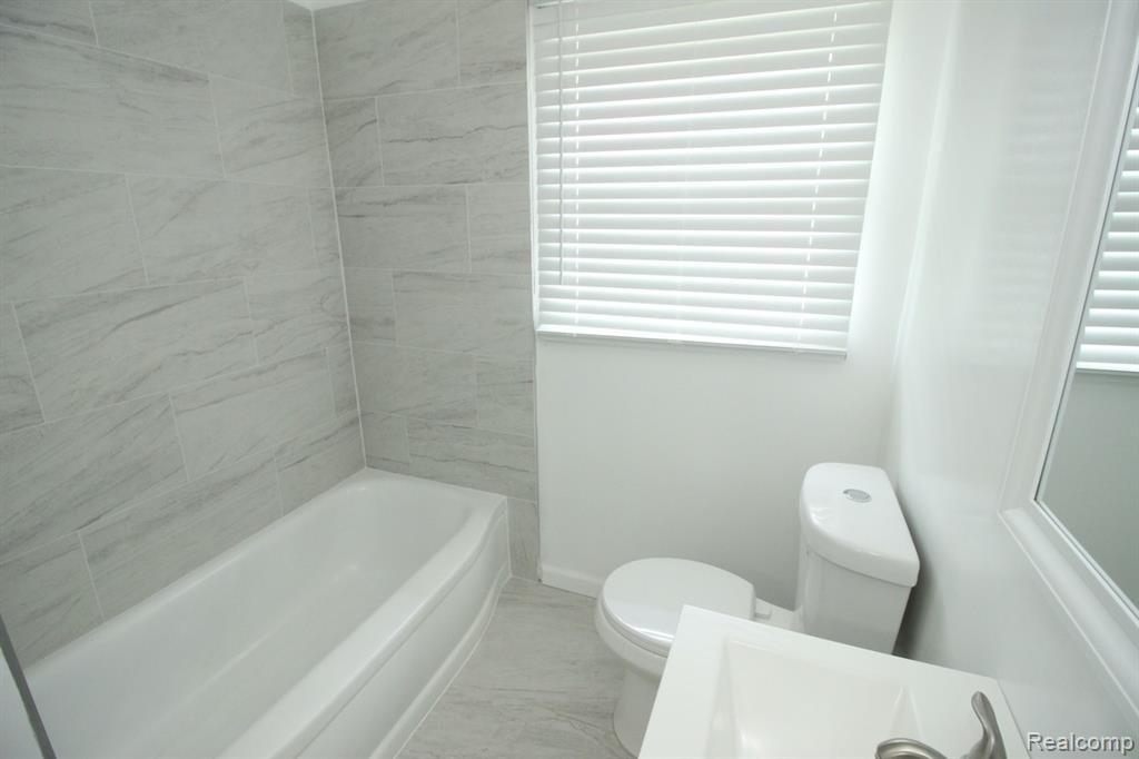 18112 Justine Street, Detroit, MI 48234 — Photo 12