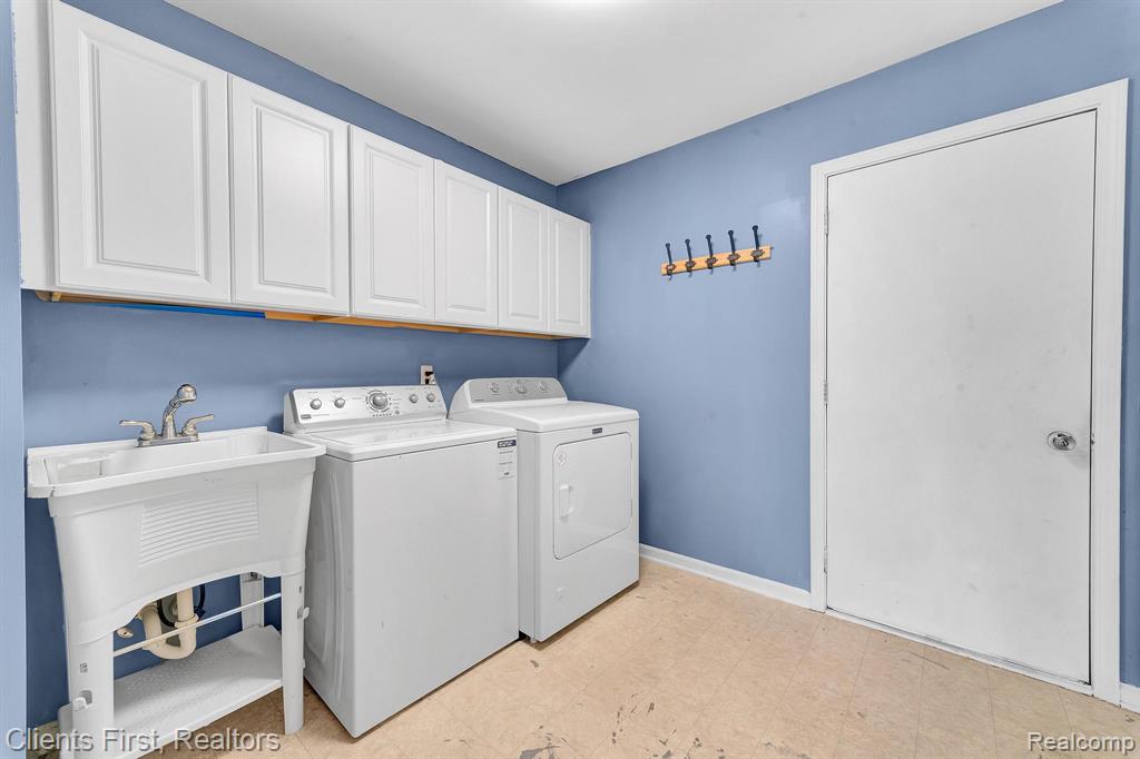 616 Light Tower Drive, Belleville, MI 48111 — Photo 20