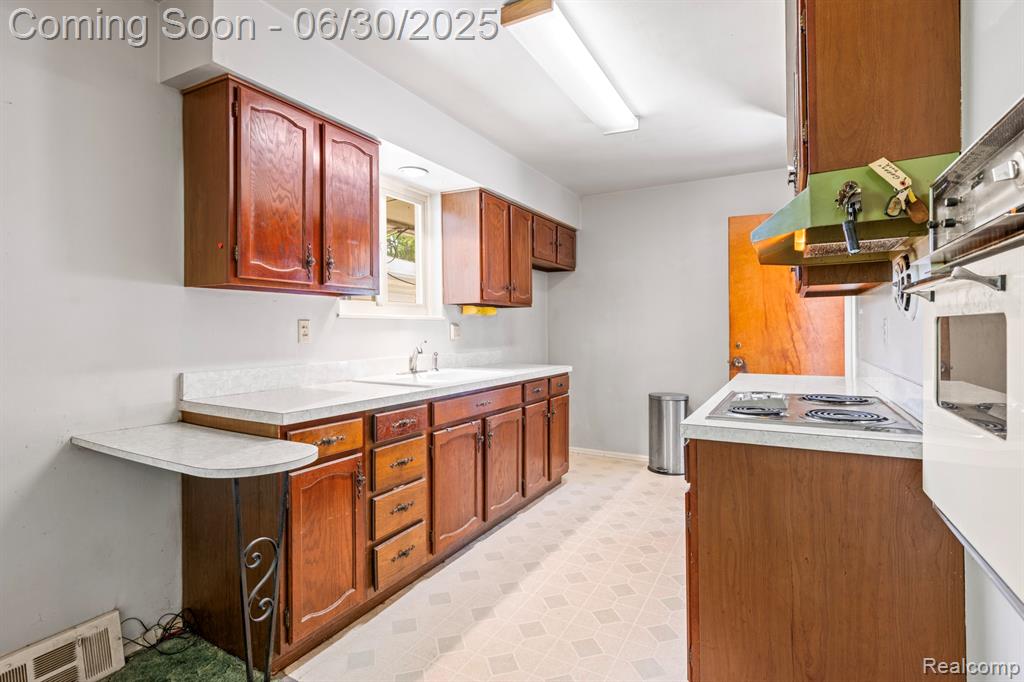 5135 Durwood Drive, Swartz Creek, MI 48473 — Photo 13