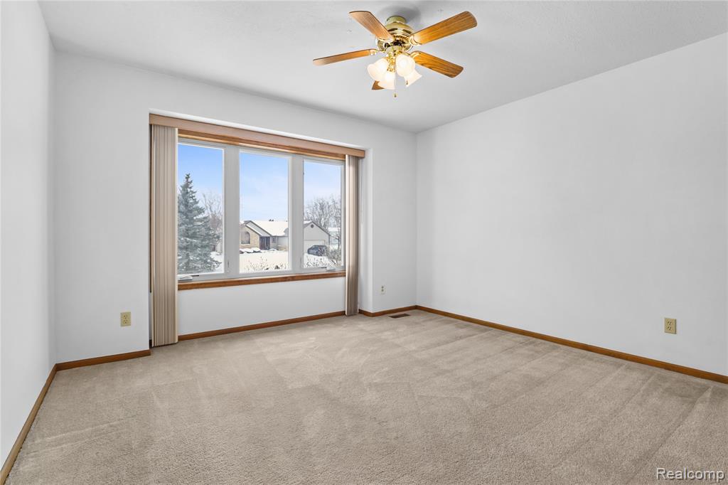 6083 Chatham Court, Grand Blanc, MI 48439 — Photo 22