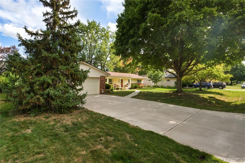 9466 Marilyn Avenue, Plymouth, MI 48170 — Photo 45