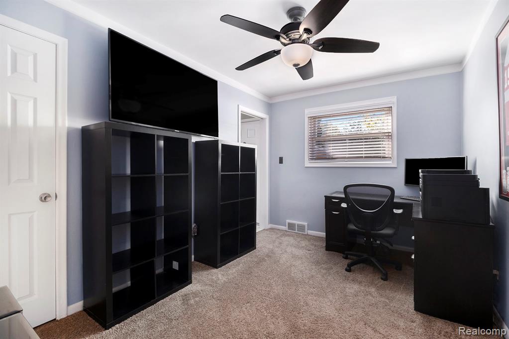8455 Salem Lane, Dearborn Heights, MI 48127 — Photo 15