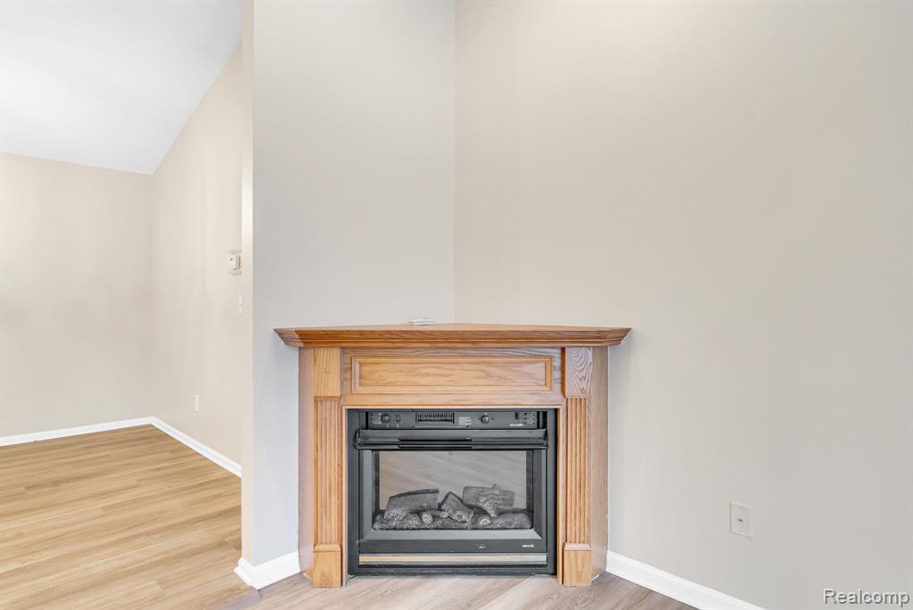 8208 Chesapeake Circle, Walled Lake, MI 48390 — Photo 13