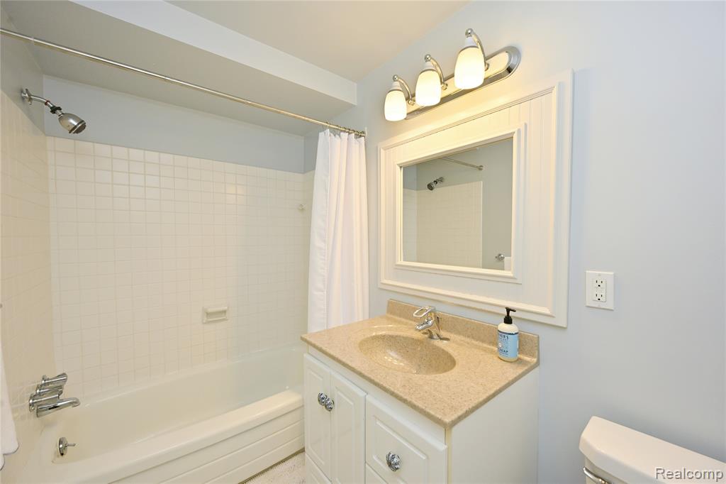 533 Westwood Drive, Birmingham, MI 48009 — Photo 25