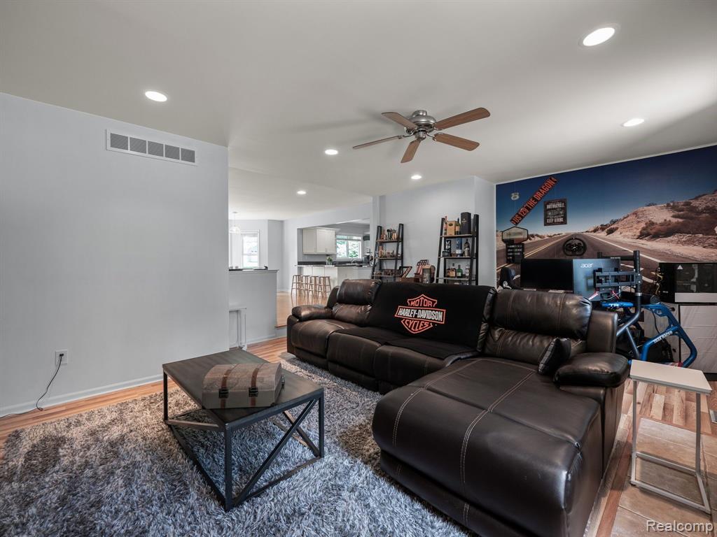 47210 CONDOR Avenue, Shelby Twp, MI 48317 — Photo 11