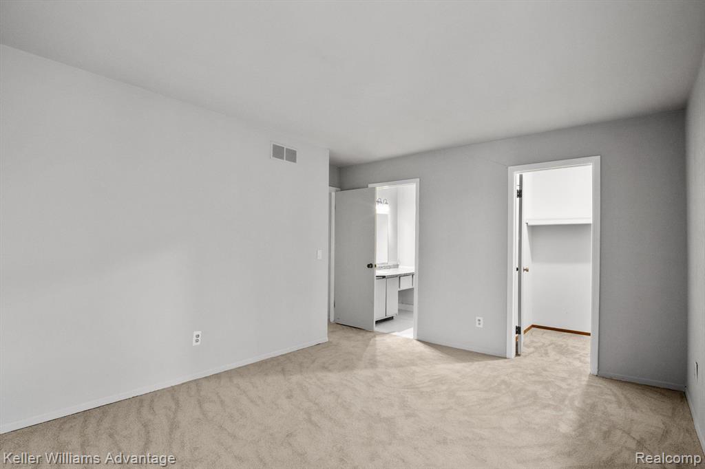 31993 W 12 MILE Road, 313, Farmington Hills, MI 48334 — Photo 22