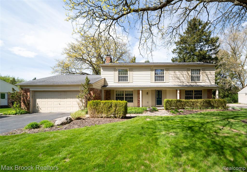 30830 Lincolnshire E, Beverly Hills, MI 48025