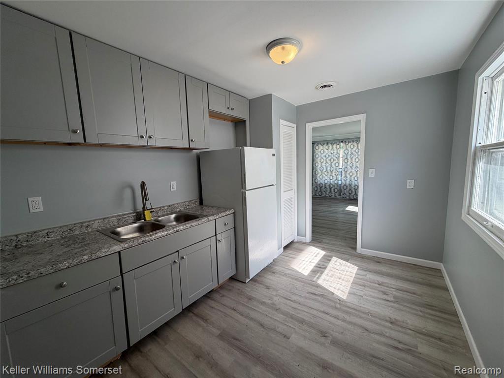 7514 Westminster Avenue, Warren, MI 48091 — Photo 9