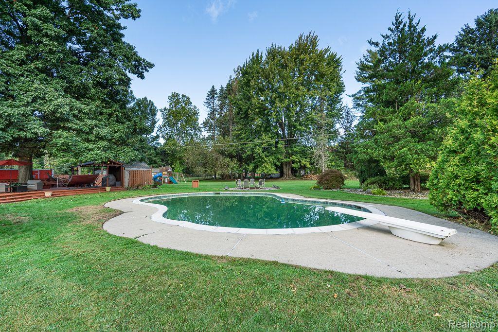 8871 SUNCREST Drive, Sterling Heights, MI 48314 — Photo 48