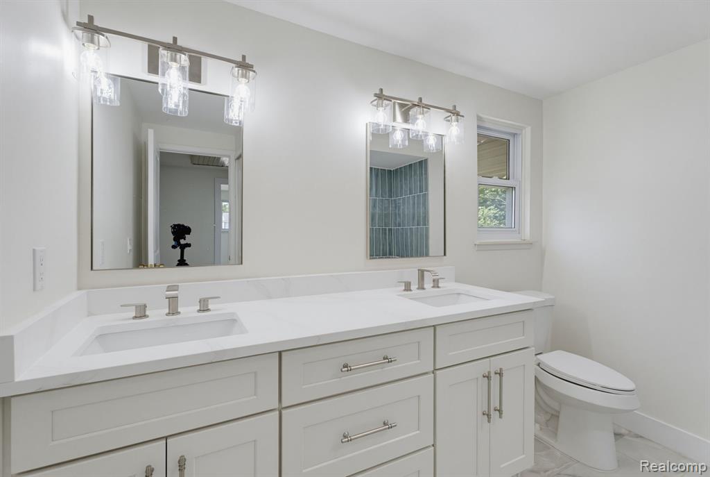 6780 Lee Crest Drive, West Bloomfield, MI — Photo 40
