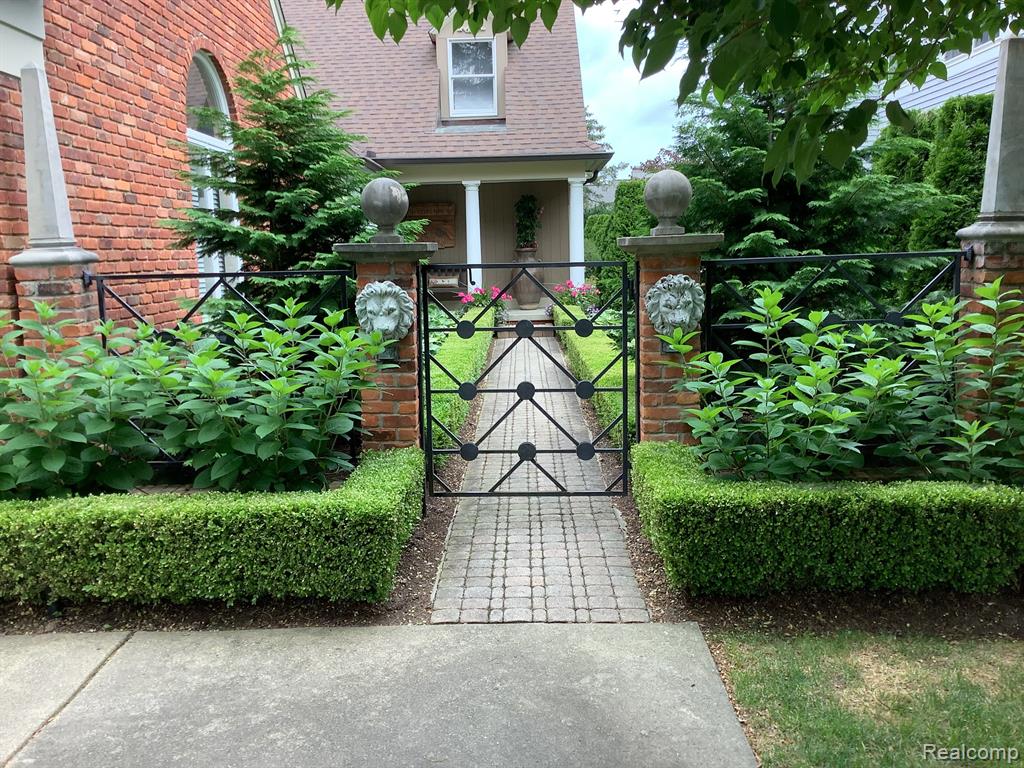 768 SOUTHFIELD Road, Birmingham, MI 48009 — Photo 3