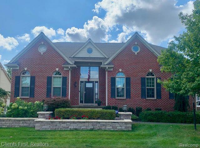 41473 TWAIN, Novi, MI 48377 — front exterior