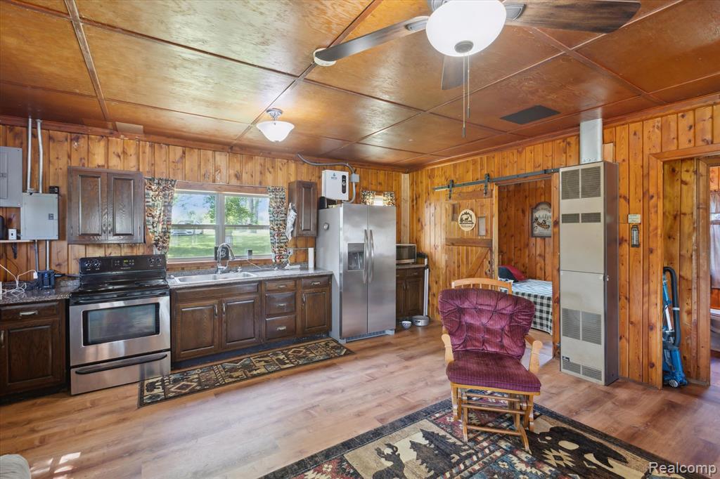 5020 Main Street, MI — Photo 15