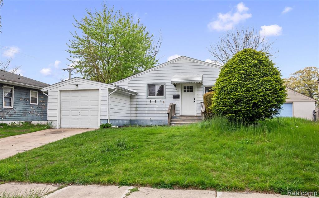 665 Stirling Street, Pontiac, MI 48340 — Photo 2