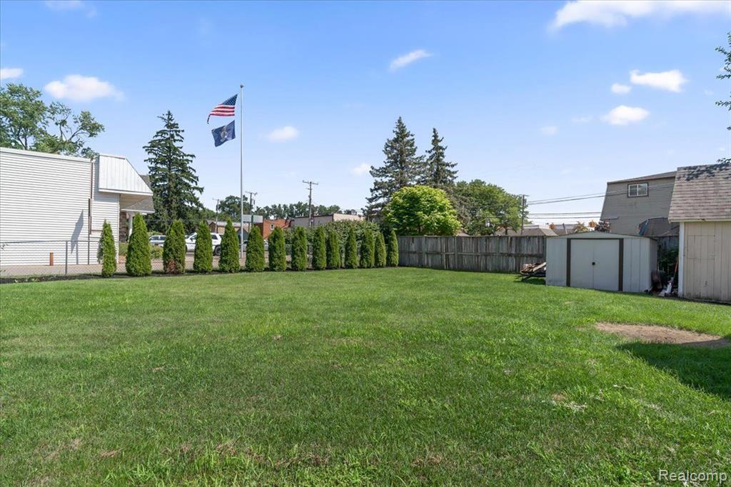 32 CEDAR Street, Ortonville, MI 48462 — Photo 22