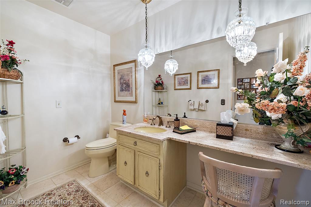 1319 Charrington Road, Bloomfield Hills, MI 48301 — Photo 34