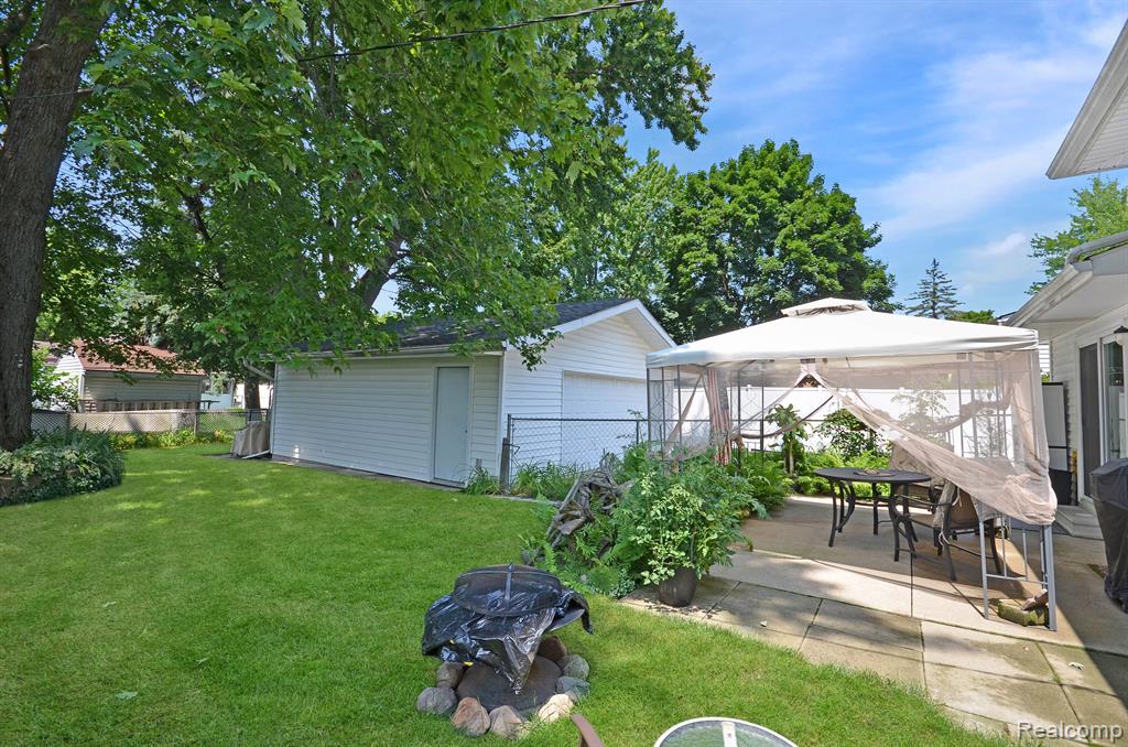 43475 Deborah Drive, Sterling Heights, MI 48313 — Photo 23