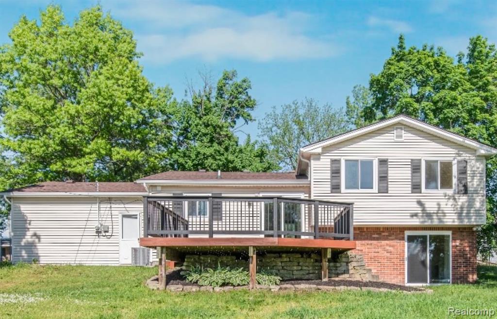 8965 Van Gordon Avenue, White Lake, MI — Photo 22