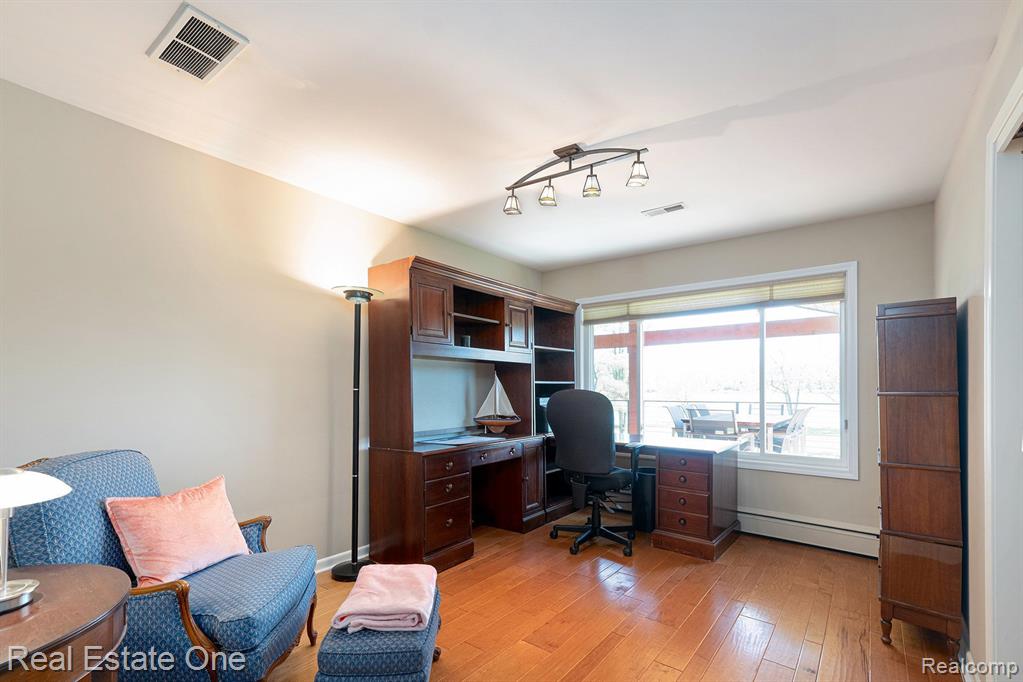 6305 N SHORE Court, West Bloomfield, MI 48324 — Photo 14