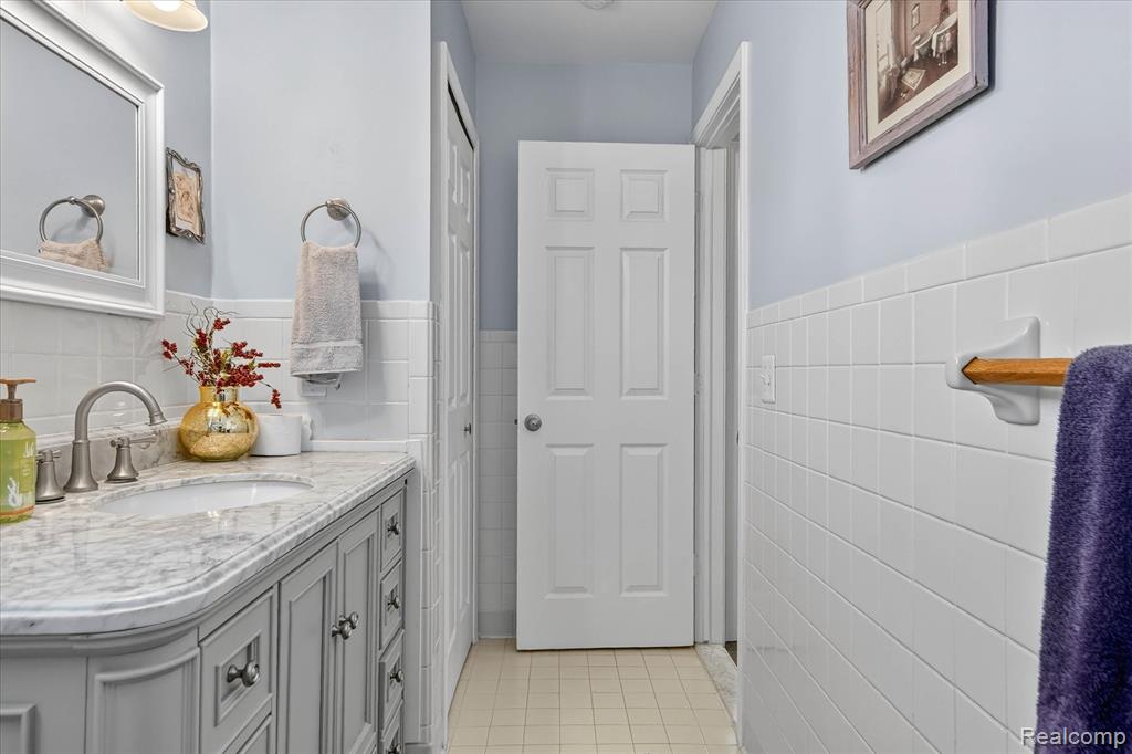 43674 Christopher Court, Canton, MI 48188 — Photo 14