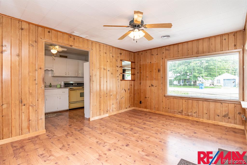 4351 SEEDEN Street, Waterford, MI 48329 — Photo 16