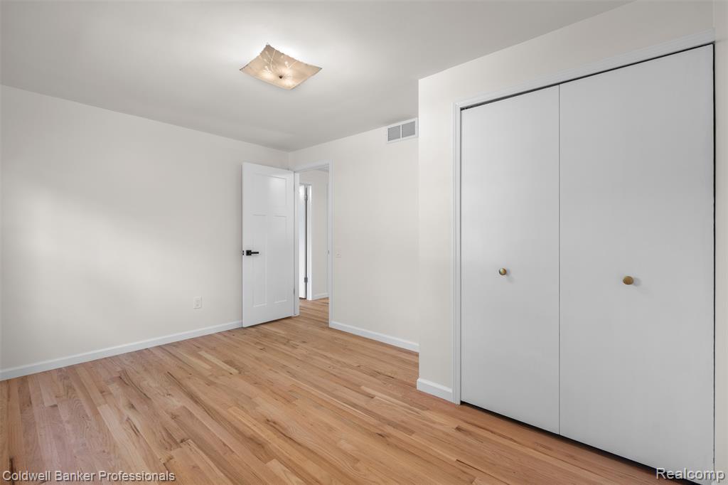 5890 Pinecroft Drive, West Bloomfield, MI — Photo 26