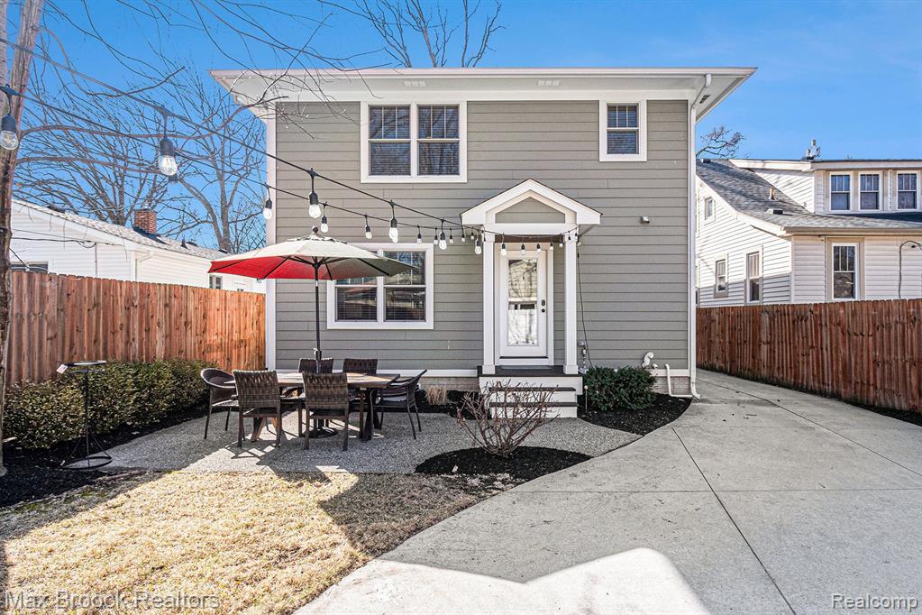 907 E 6TH Street, Royal Oak, MI 48067 — Photo 34