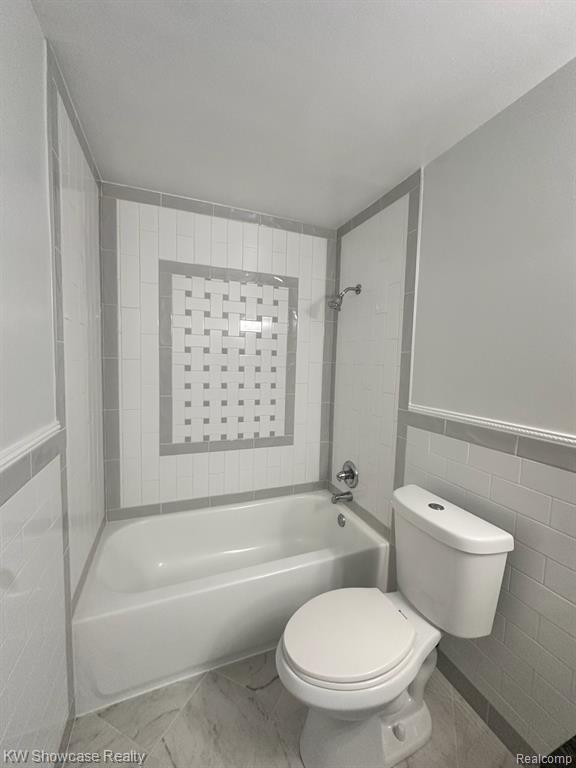 490 N Fox Hills Drive N, 2, Bloomfield Hills, MI 48304 — Photo 9