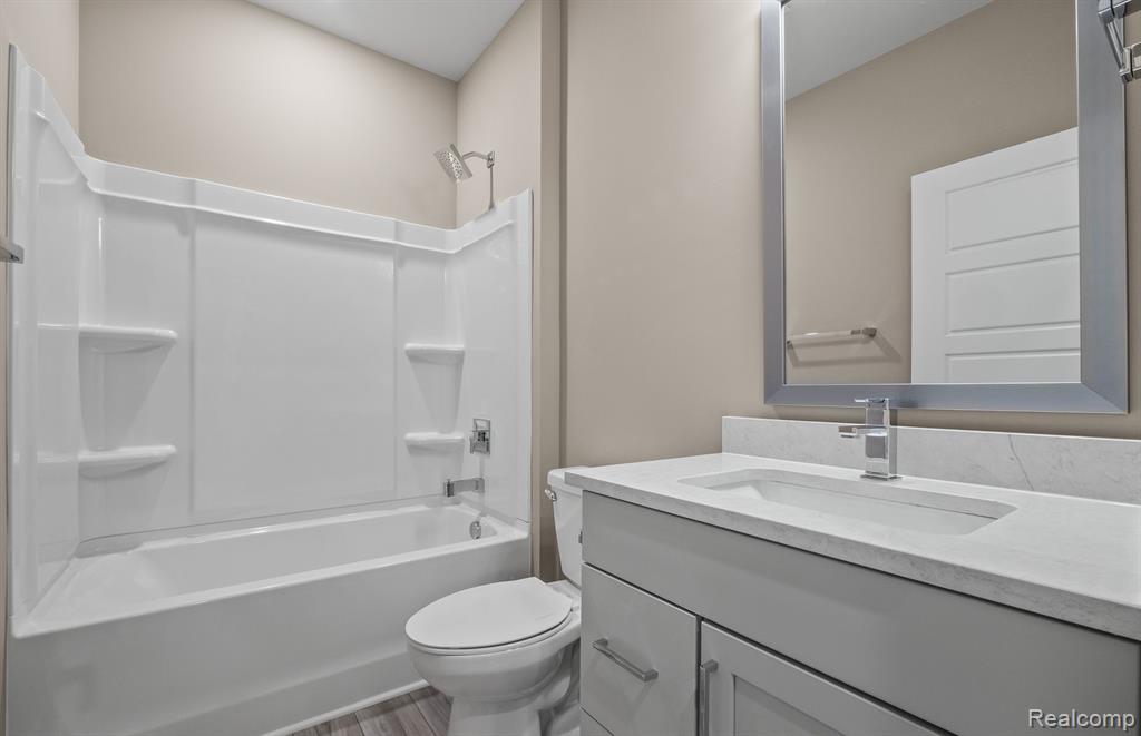 748 W SPANIEL Drive, Ann Arbor, MI 48108 — Photo 18