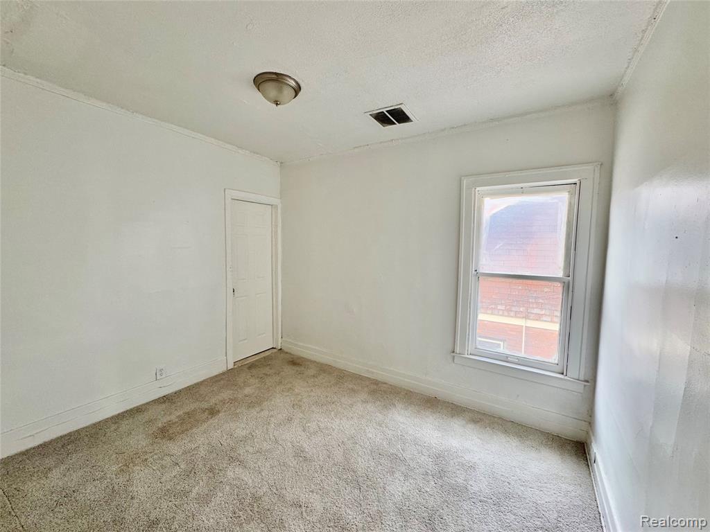 4013 BENITEAU Street, Detroit, MI 48214 — Photo 12