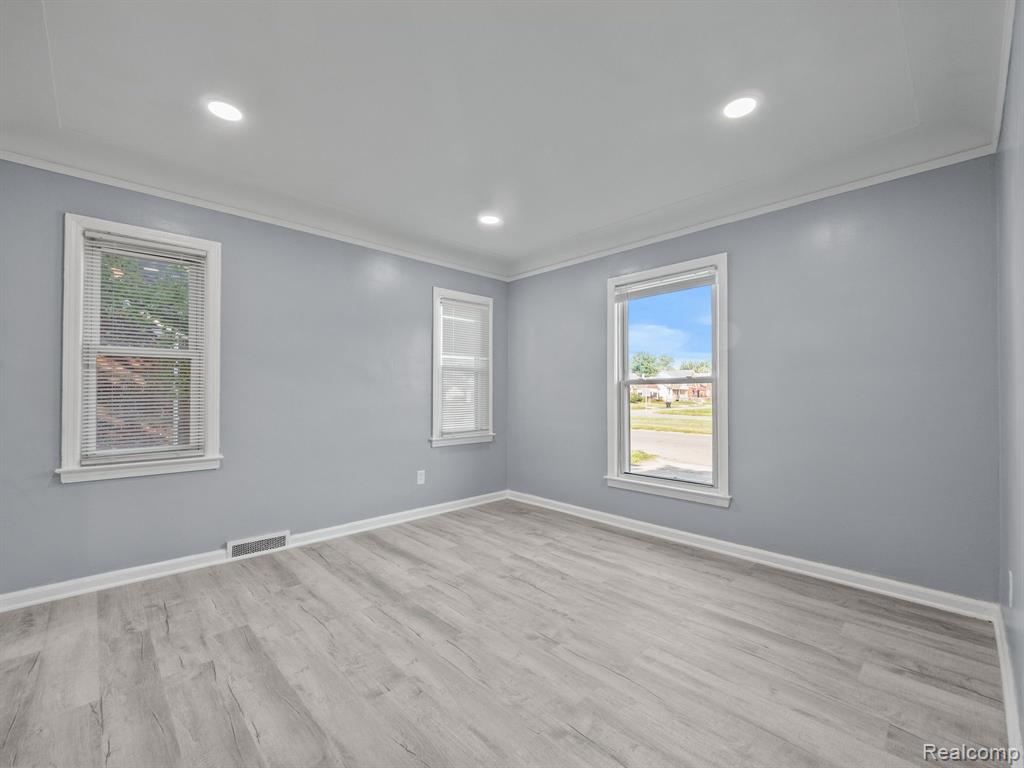14514 CHANDLER PARK Drive, Detroit, MI 48224 — Photo 7
