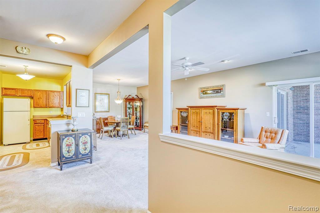 1828 FLAGSTONE Circle, Rochester, MI 48307 — Photo 6