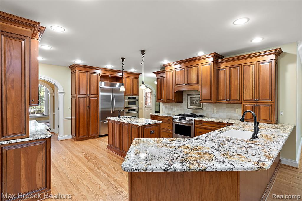 748 Waddington Street, Bloomfield Hills, MI 48301 — Photo 13