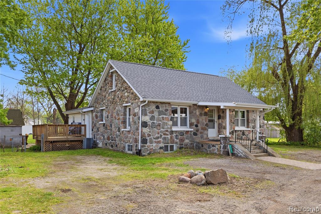 725 Mason Road, Howell, MI 48843 — Photo 30