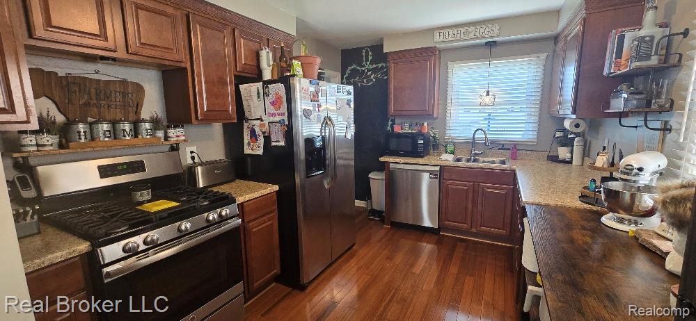 6861 Burnly Street, Garden City, MI — Photo 4