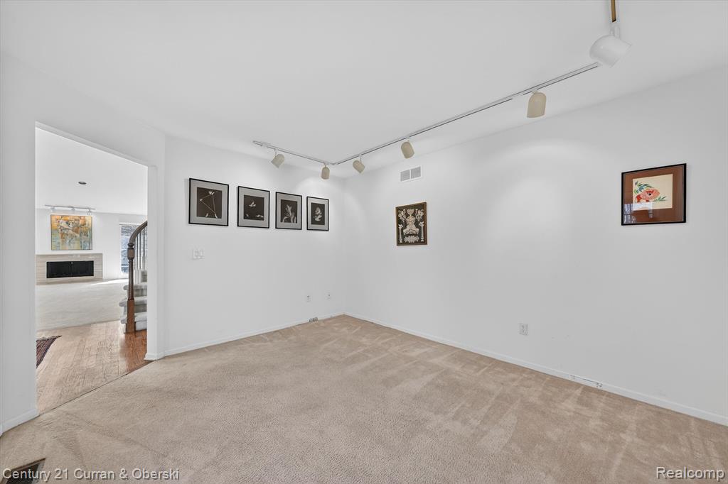 7307 Danbury Drive, West Bloomfield, MI — Photo 21