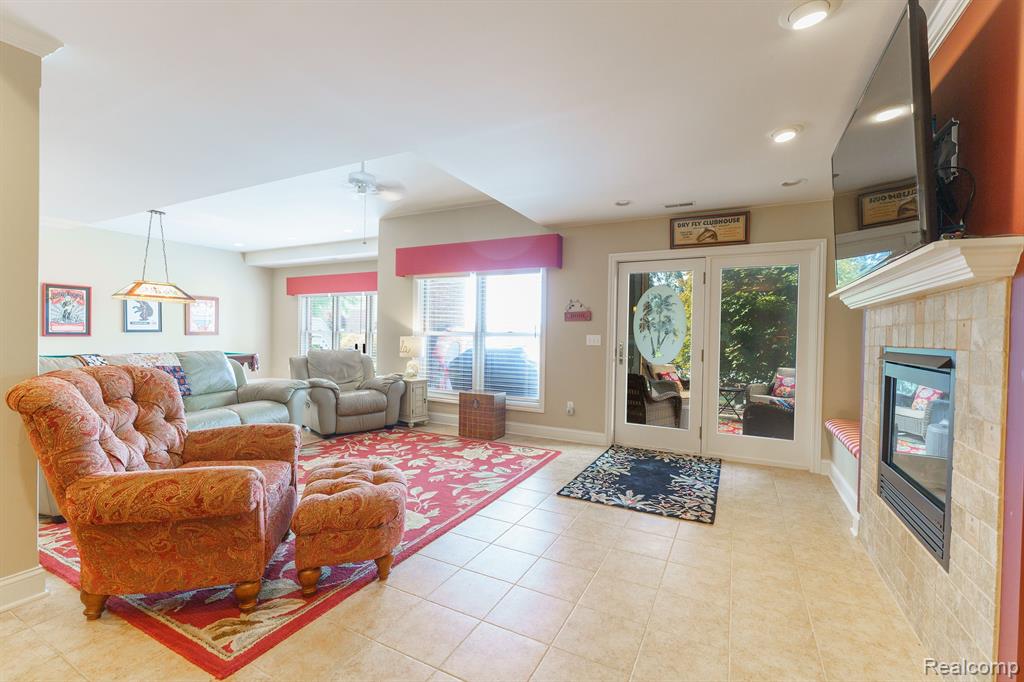 10769 CLIFFVIEW Drive, South Lyon, MI 48178 — Photo 38