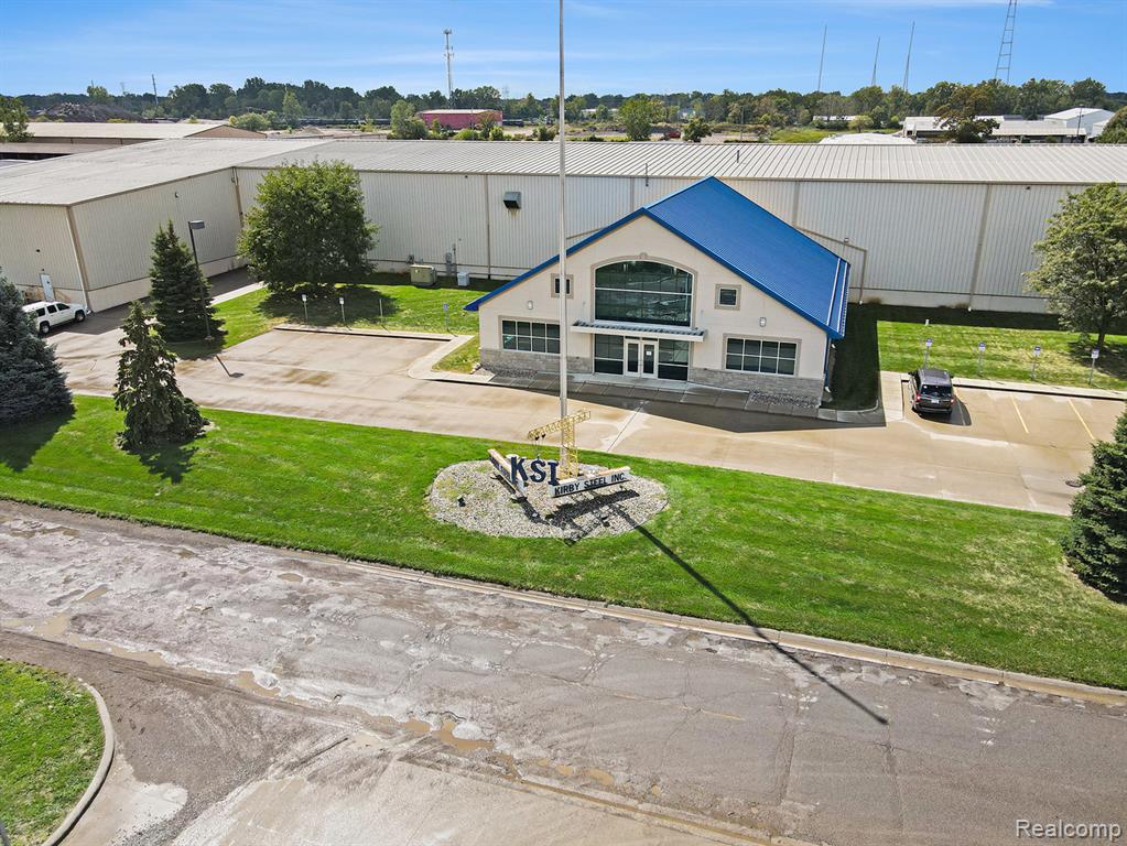 4072 Flint Asphalt Drive, Burton, MI 48529 — Photo 2