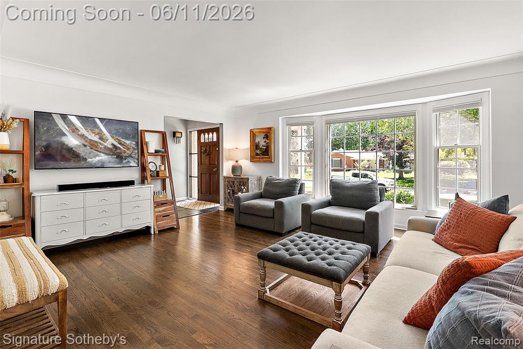 5748 Cherry Crest Drive, West Bloomfield, MI — Photo 9