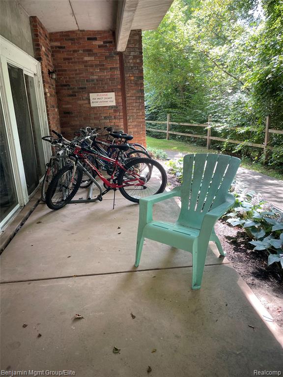 31831 Grand River Avenue, 24, Farmington, MI 48336 — Photo 11